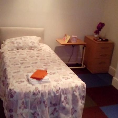 Carer 4 You Residential Home Upholland Eksteriør billede