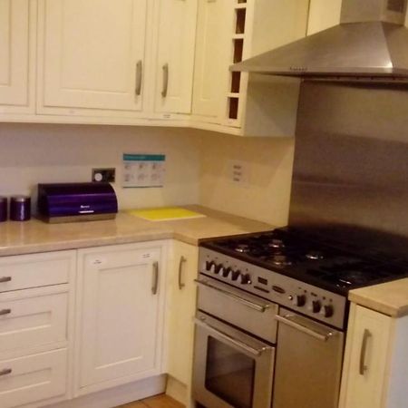 Carer 4 You Residential Home Upholland Eksteriør billede