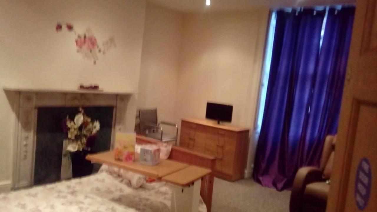 Carer 4 You Residential Home Upholland Eksteriør billede
