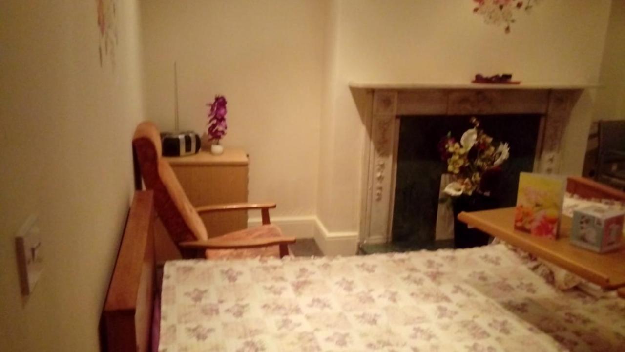 Carer 4 You Residential Home Upholland Eksteriør billede