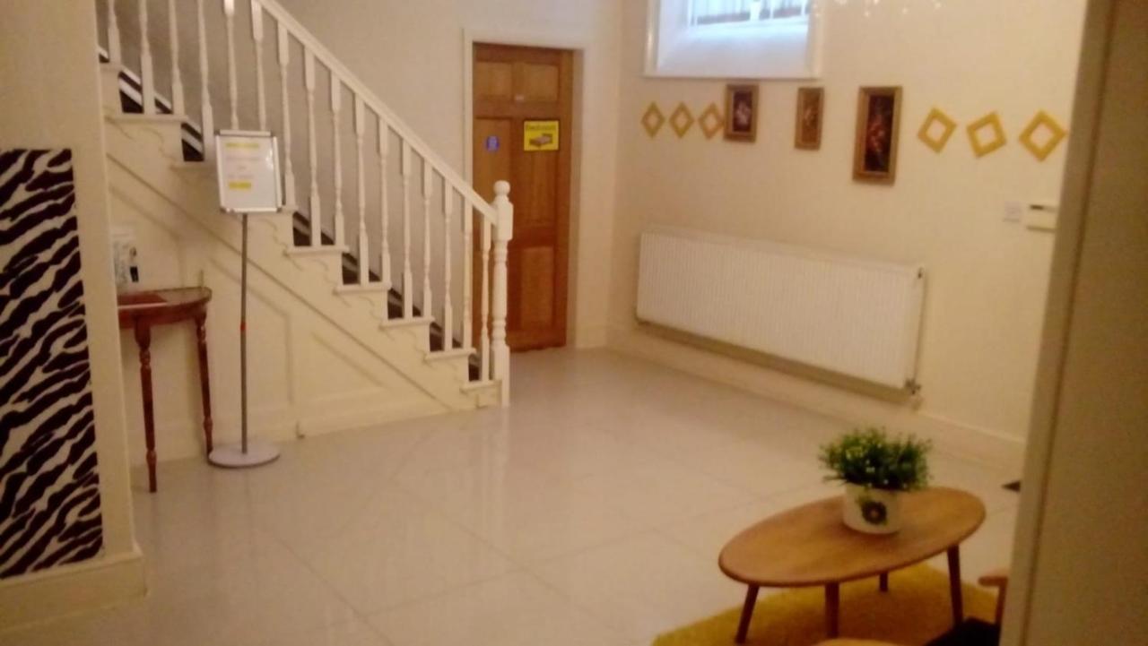 Carer 4 You Residential Home Upholland Eksteriør billede